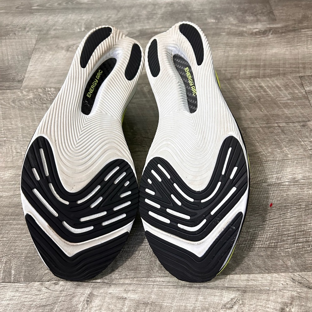 New Balance FuelCell SuperComp Pacer V1 running shoes in Thirty Watt & Black - Picture 10 of 11